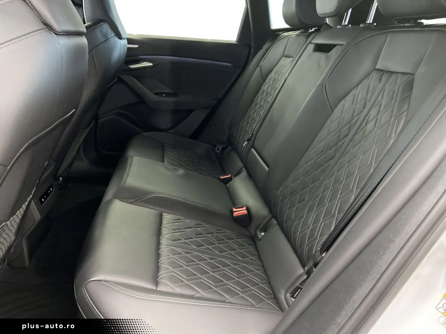 AUDI SQ6 e-tron  Matrix Panoramic