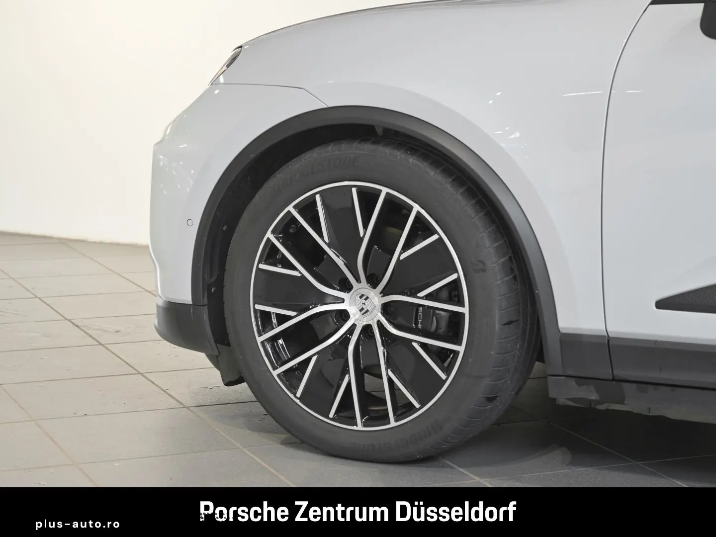 PORSCHE Macan 4 InnoDrive BOSE Luftfederung 21-Zoll