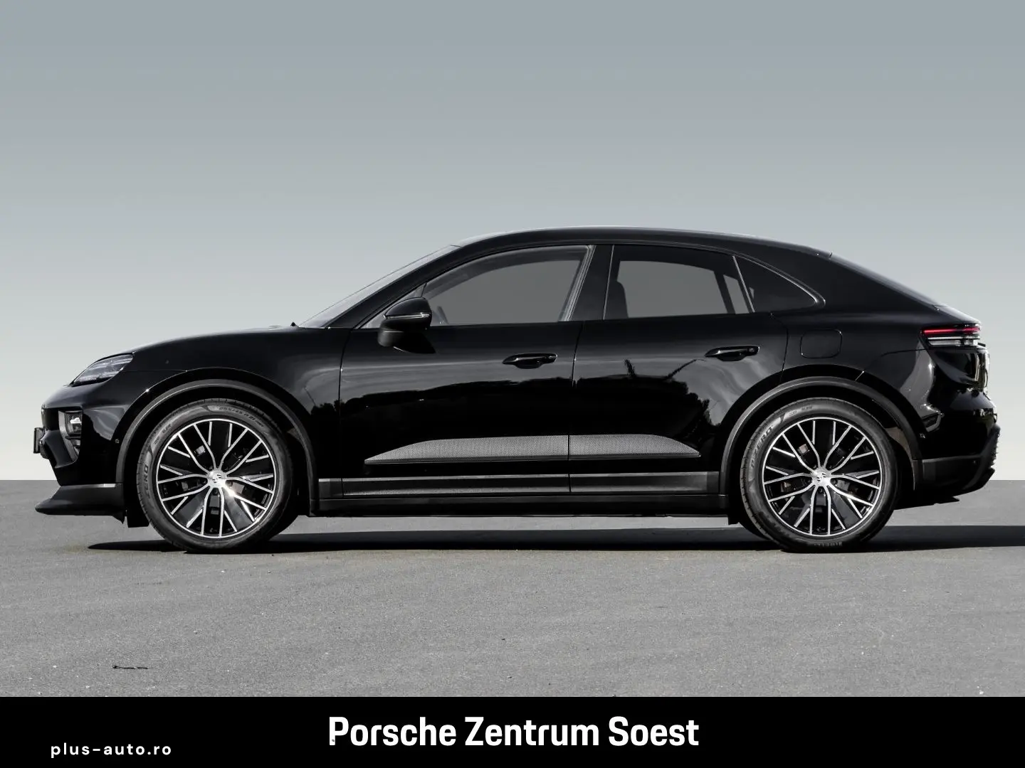 PORSCHE Macan Electric 4 21-Zoll PASM Panoramadach BOSE