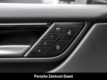 PORSCHE Macan Electric 4 21-Zoll PASM Panoramadach BOSE