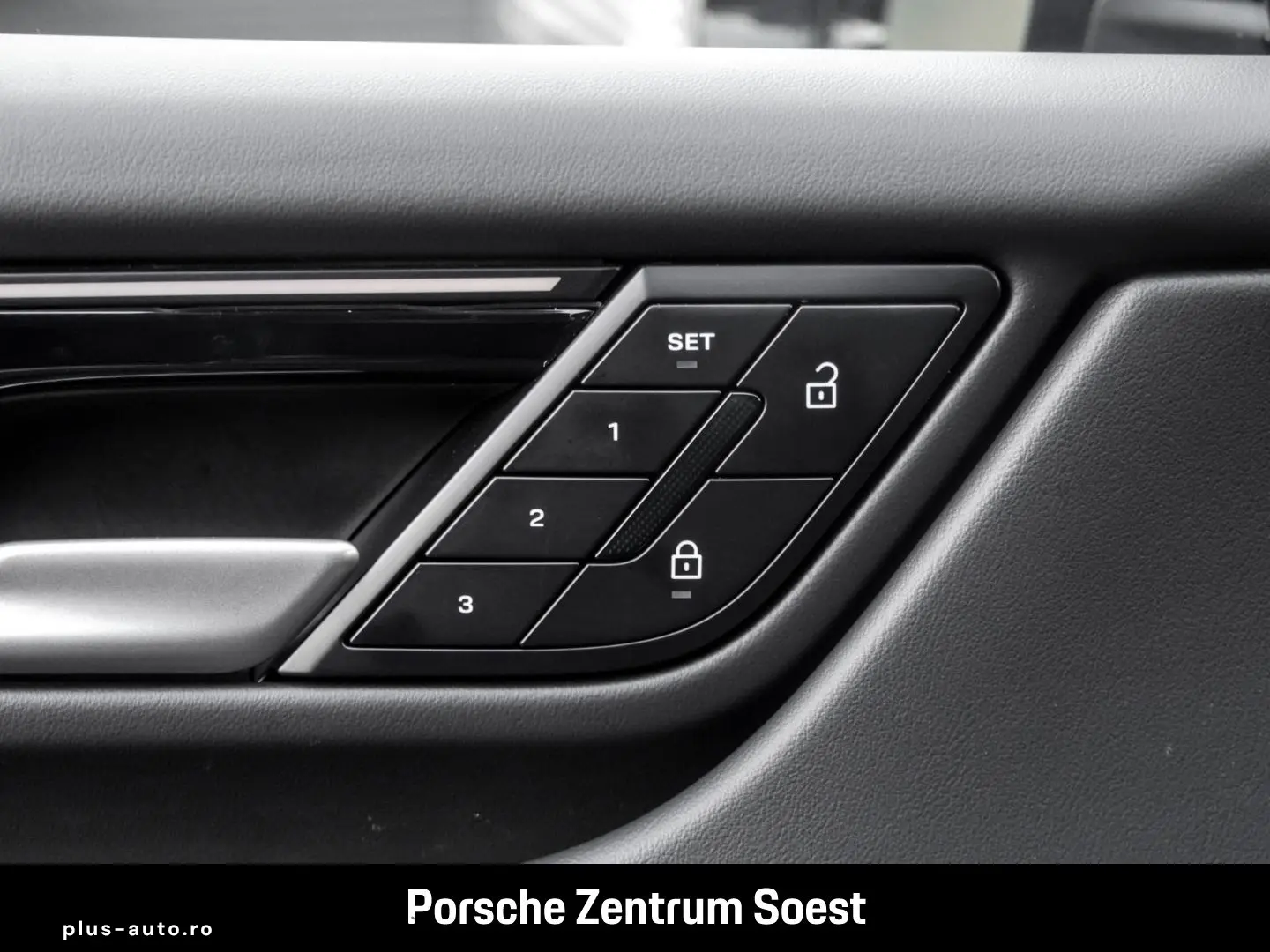 PORSCHE Macan Electric 4 21-Zoll PASM Panoramadach BOSE