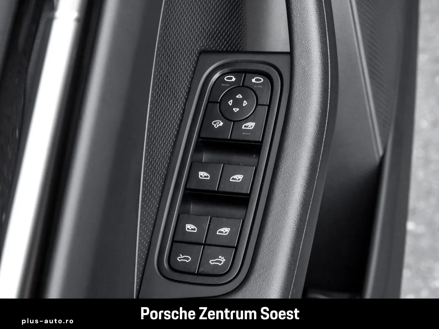 PORSCHE Macan Electric 4 21-Zoll PASM Panoramadach BOSE