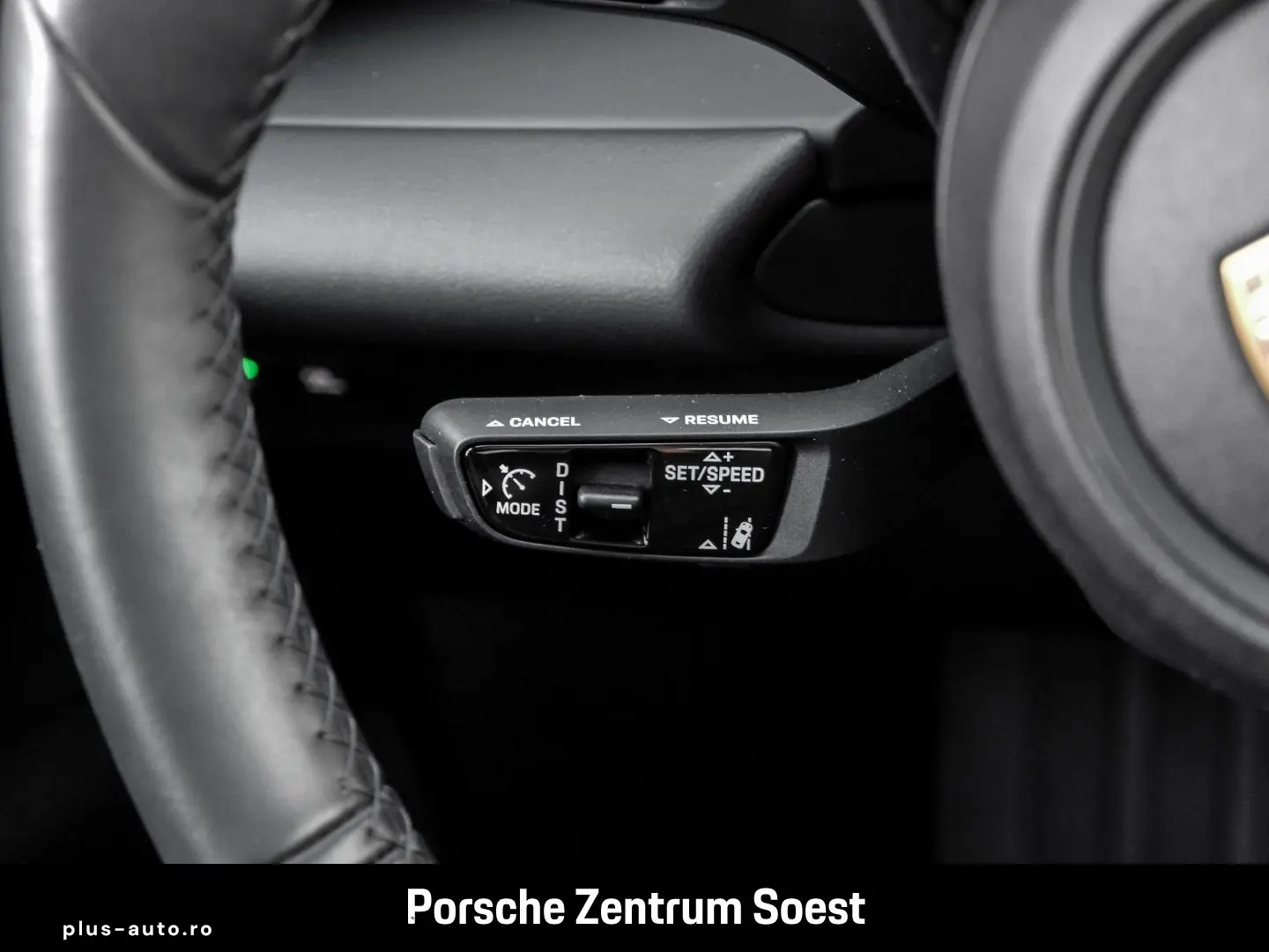 PORSCHE Macan Electric 4 21-Zoll PASM Panoramadach BOSE