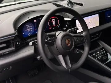 PORSCHE Macan 4 Pano-Dach 360-Grad-Kamera