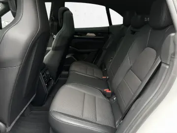 PORSCHE Macan 4 Pano-Dach 360-Grad-Kamera