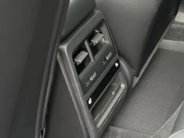 PORSCHE Macan 4 Pano-Dach 360-Grad-Kamera