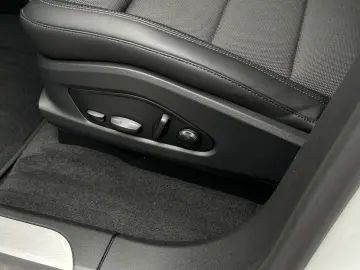 PORSCHE Macan 4 Pano-Dach 360-Grad-Kamera