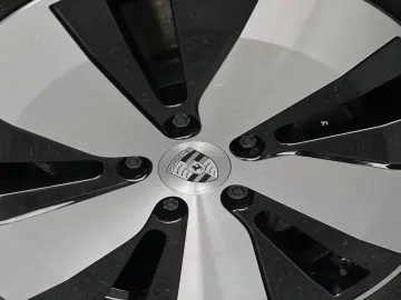 PORSCHE Macan 4 Pano-Dach 360-Grad-Kamera