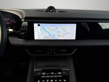 PORSCHE Macan 4   Abstandsregeltempostat   Sport Chrono