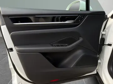 PORSCHE Macan 4   Abstandsregeltempostat   Sport Chrono