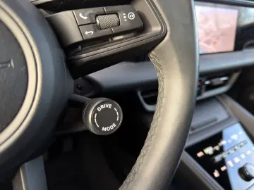 PORSCHE Macan 4   Abstandsregeltempostat   Sport Chrono