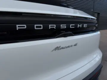 PORSCHE Macan 4   Abstandsregeltempostat   Sport Chrono