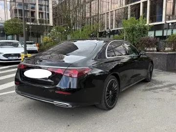 Mercedes E 400e 4 Matic