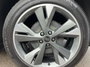 AUDI Q4 e-tron Quattro 82 kWh advanced MMI-Navi-Plus