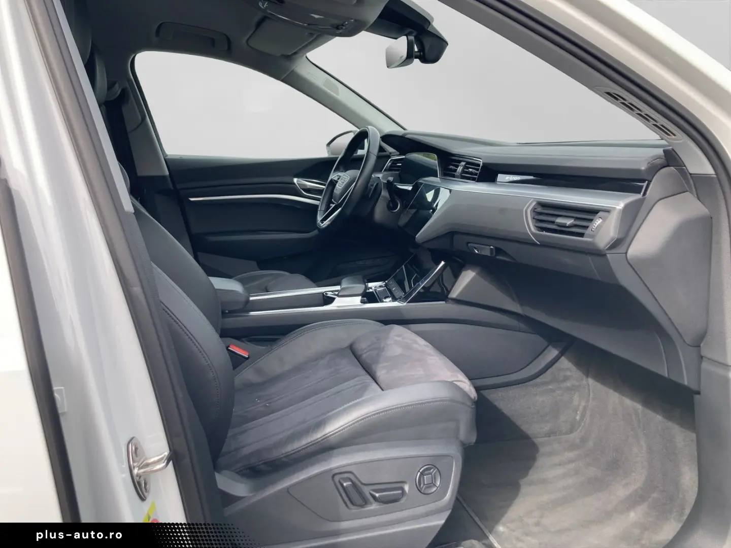 AUDI e-tron 55 Q ADVANCED MATRIX AHK BuO TEC-SEL