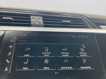 AUDI e-tron 55 Q ADVANCED MATRIX AHK BuO TEC-SEL