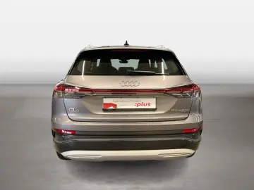 AUDI Q4 45 e-tron quattro AUT Fernlichtass. HUD Kam.