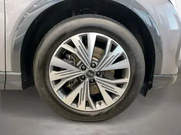 AUDI Q4 45 e-tron quattro AUT Fernlichtass. HUD Kam.