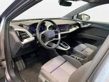 AUDI Q4 45 e-tron quattro AUT Fernlichtass. HUD Kam.