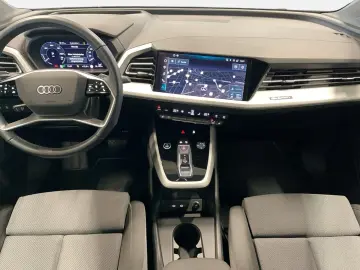 AUDI Q4 45 e-tron quattro AUT Fernlichtass. HUD Kam.