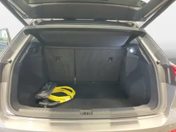 AUDI Q4 45 e-tron quattro AUT Fernlichtass. HUD Kam.