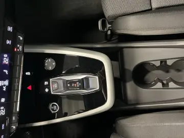 AUDI Q4 45 e-tron quattro AUT Fernlichtass. HUD Kam.