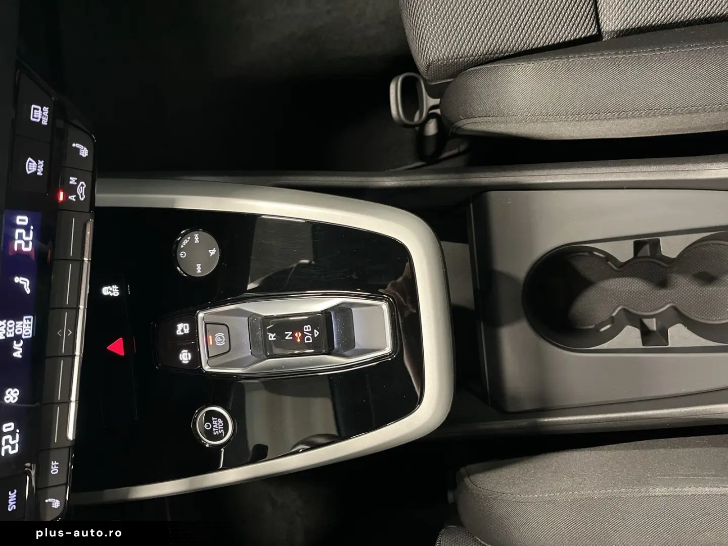 AUDI Q4 45 e-tron quattro AUT Fernlichtass. HUD Kam.