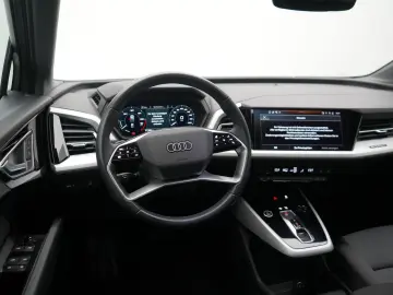 AUDI Q4 quattro NAVI VIRT ACC KAM SHZ CARPLAY LED PDC