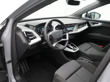 AUDI Q4 quattro NAVI VIRT ACC KAM SHZ CARPLAY LED PDC