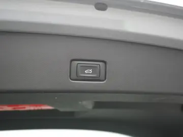 AUDI Q4 quattro NAVI VIRT ACC KAM SHZ CARPLAY LED PDC