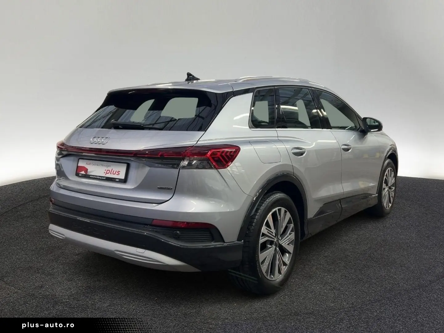 AUDI Q4 50 e-tron quattro 220 kW S line Navi