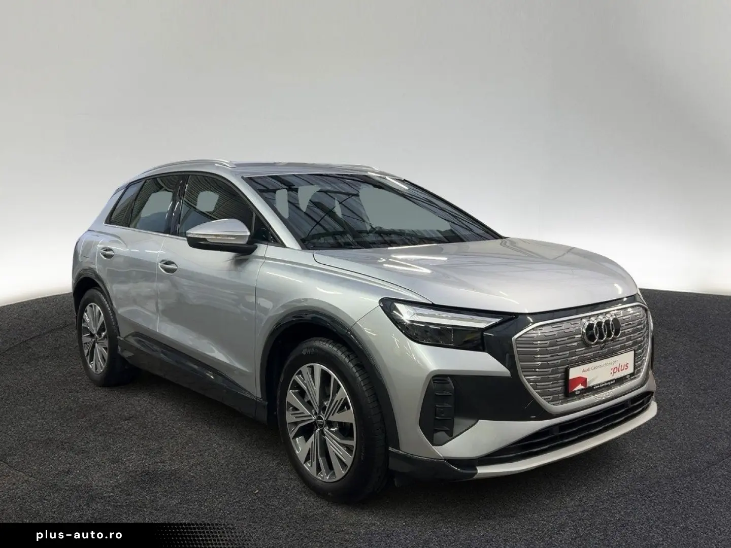 AUDI Q4 50 e-tron quattro 220 kW S line Navi