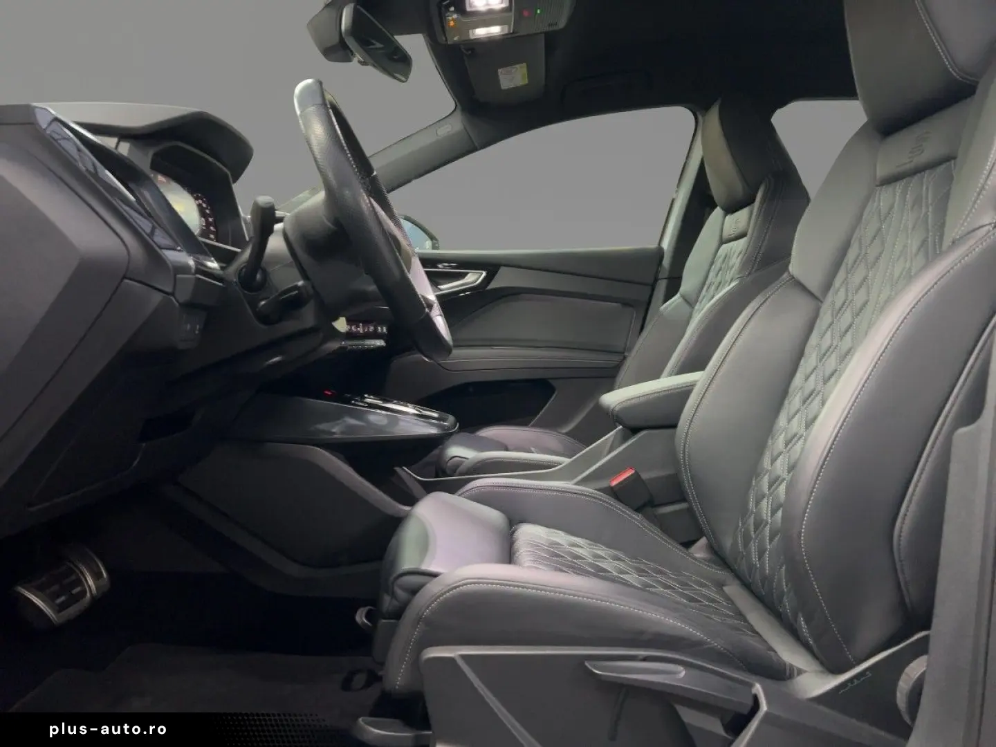 AUDI Q4 50 e-tron quattro 220 kW S line Navi