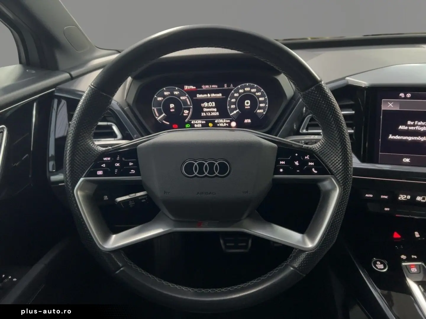 AUDI Q4 50 e-tron quattro 220 kW S line Navi