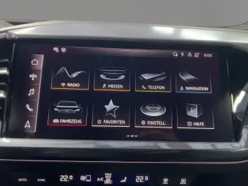 AUDI Q4 50 e-tron quattro 220 kW S line Navi