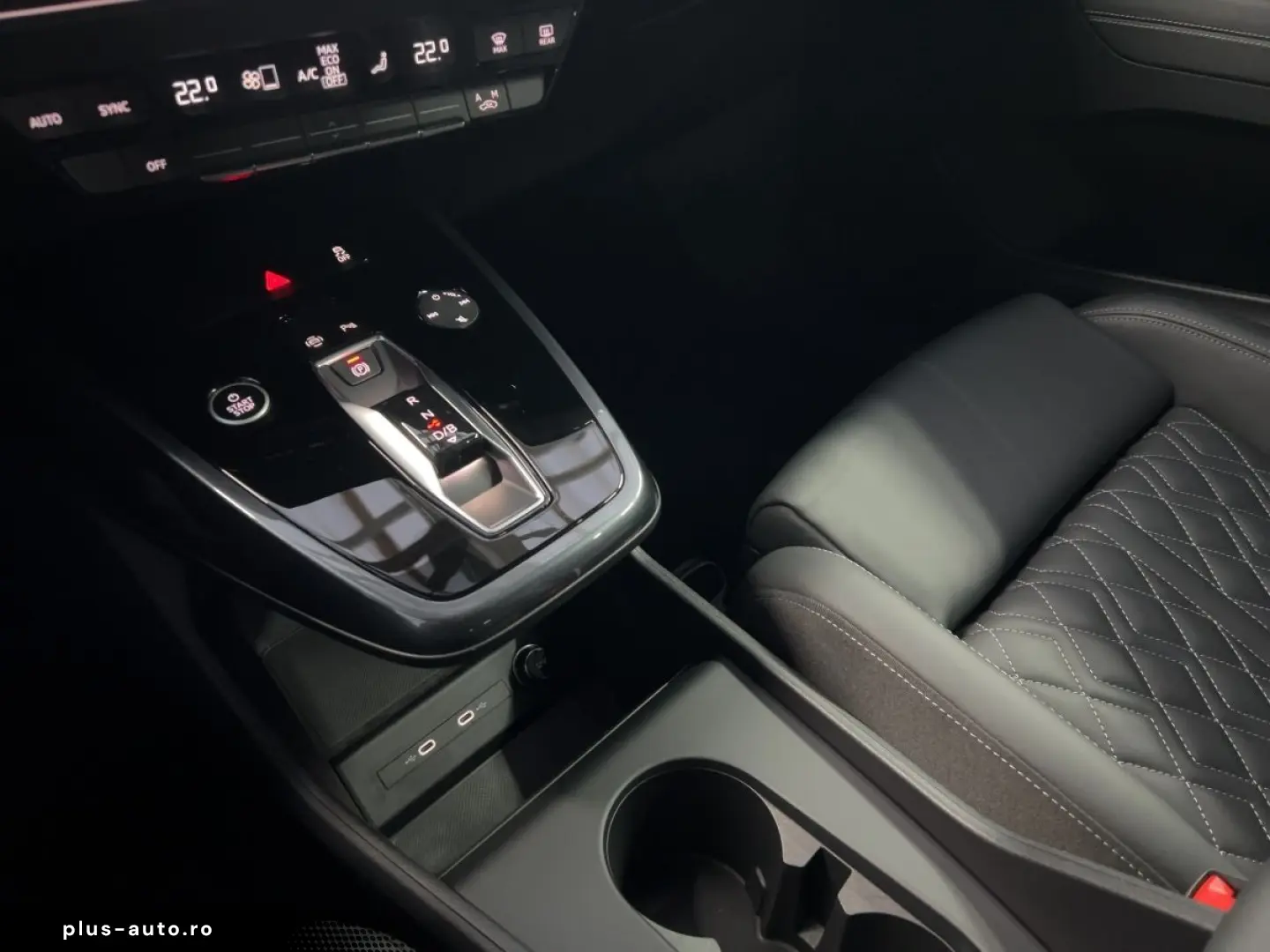 AUDI Q4 50 e-tron quattro 220 kW S line Navi