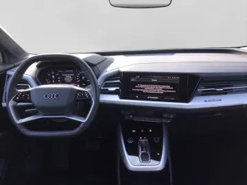 AUDI Q4 e-tron 45 Q S LINE PANO LM20 OPS