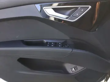 AUDI Q4 e-tron 45 Q S LINE PANO LM20 OPS