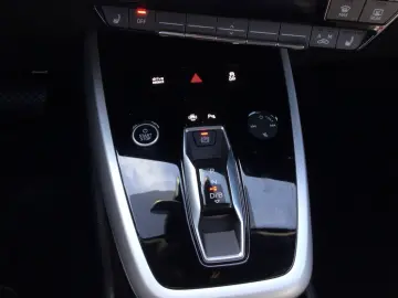 AUDI Q4 e-tron 45 Q S LINE PANO LM20 OPS