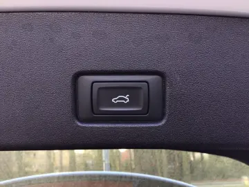 AUDI Q4 e-tron 45 Q S LINE PANO LM20 OPS