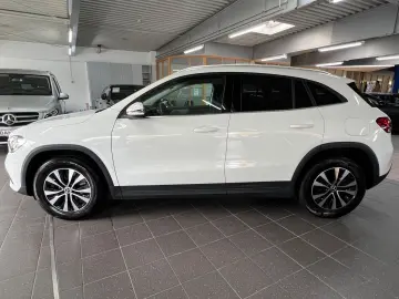 MERCEDES-BENZ GLA 250e Style LED HIGH Park-Paket Spiegel