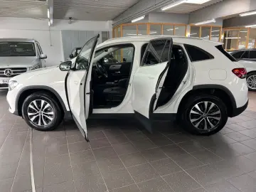 MERCEDES-BENZ GLA 250e Style LED HIGH Park-Paket Spiegel