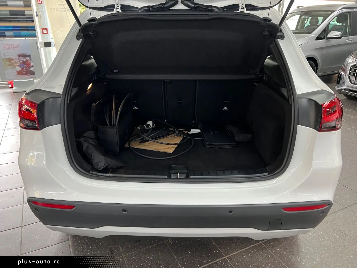 MERCEDES-BENZ GLA 250e Style LED HIGH Park-Paket Spiegel