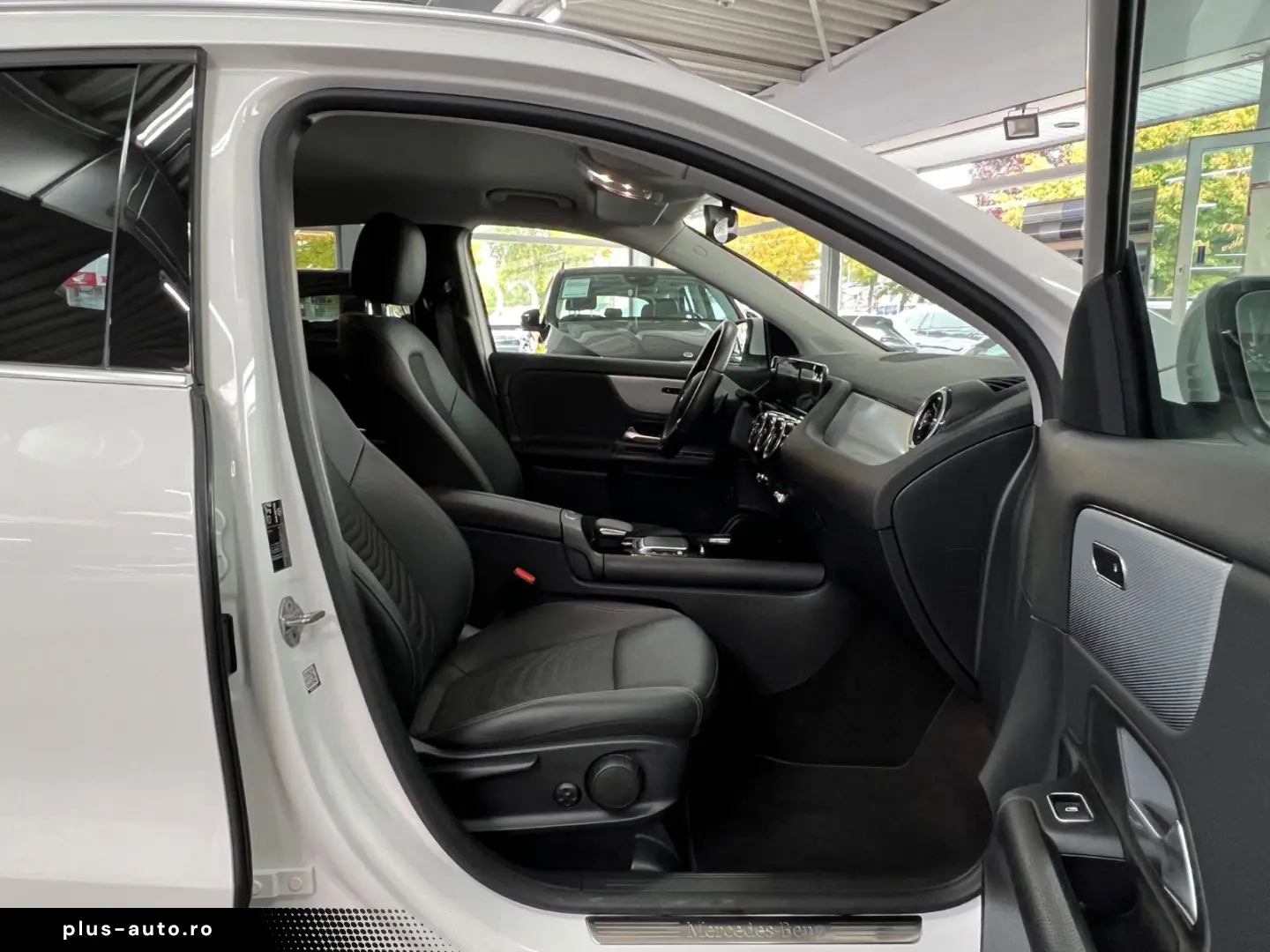 MERCEDES-BENZ GLA 250e Style LED HIGH Park-Paket Spiegel