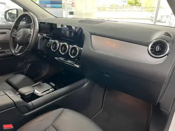 MERCEDES-BENZ GLA 250e Style LED HIGH Park-Paket Spiegel