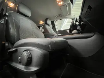 MERCEDES-BENZ GLA 250e Style LED HIGH Park-Paket Spiegel