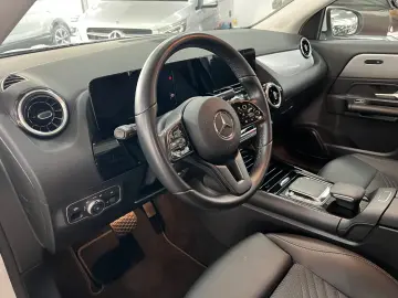 MERCEDES-BENZ GLA 250e Style LED HIGH Park-Paket Spiegel