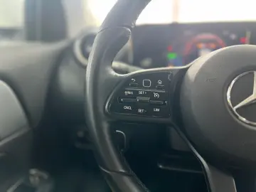 MERCEDES-BENZ GLA 250e Style LED HIGH Park-Paket Spiegel