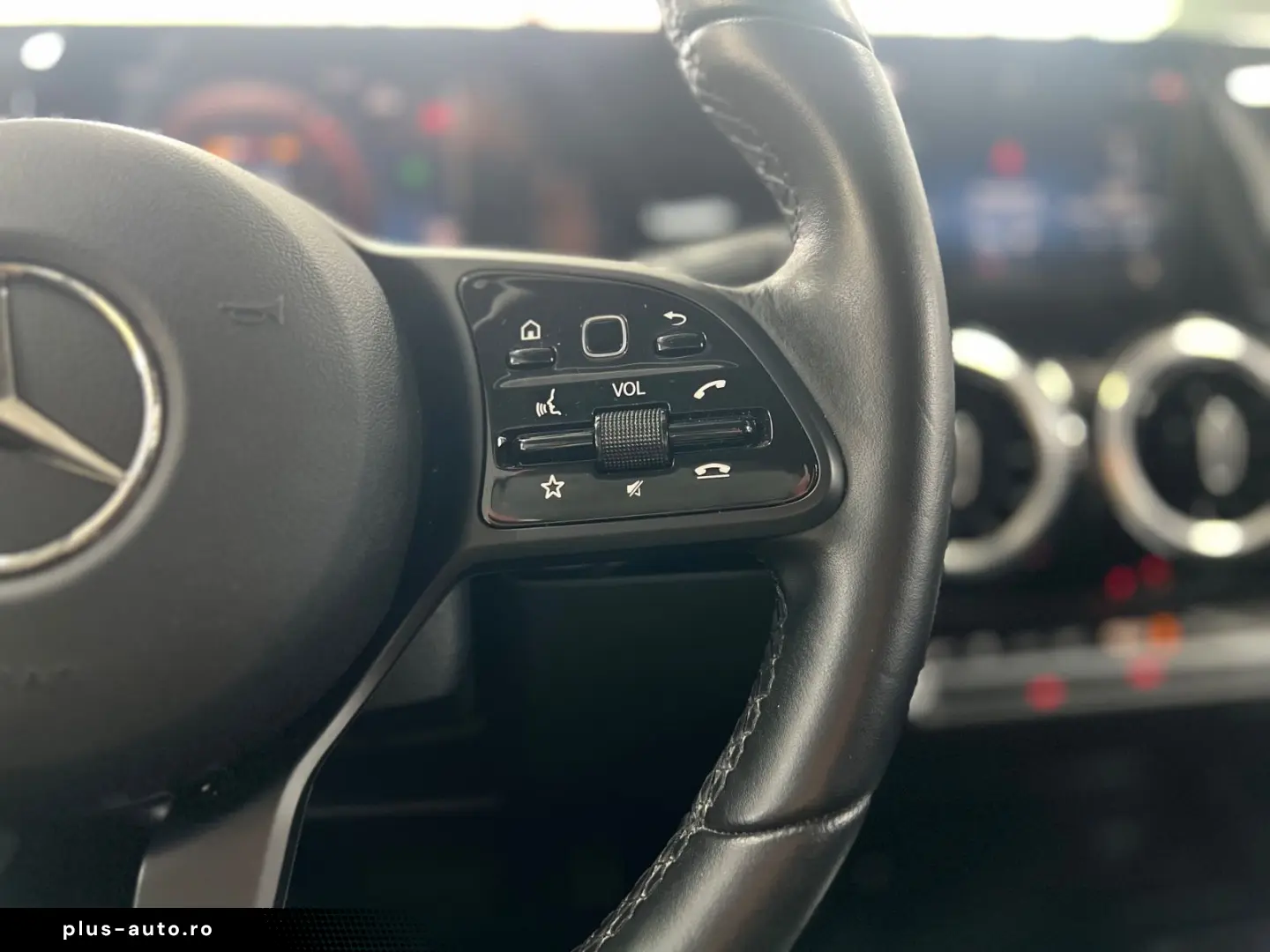 MERCEDES-BENZ GLA 250e Style LED HIGH Park-Paket Spiegel