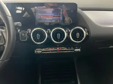 MERCEDES-BENZ GLA 250e Style LED HIGH Park-Paket Spiegel